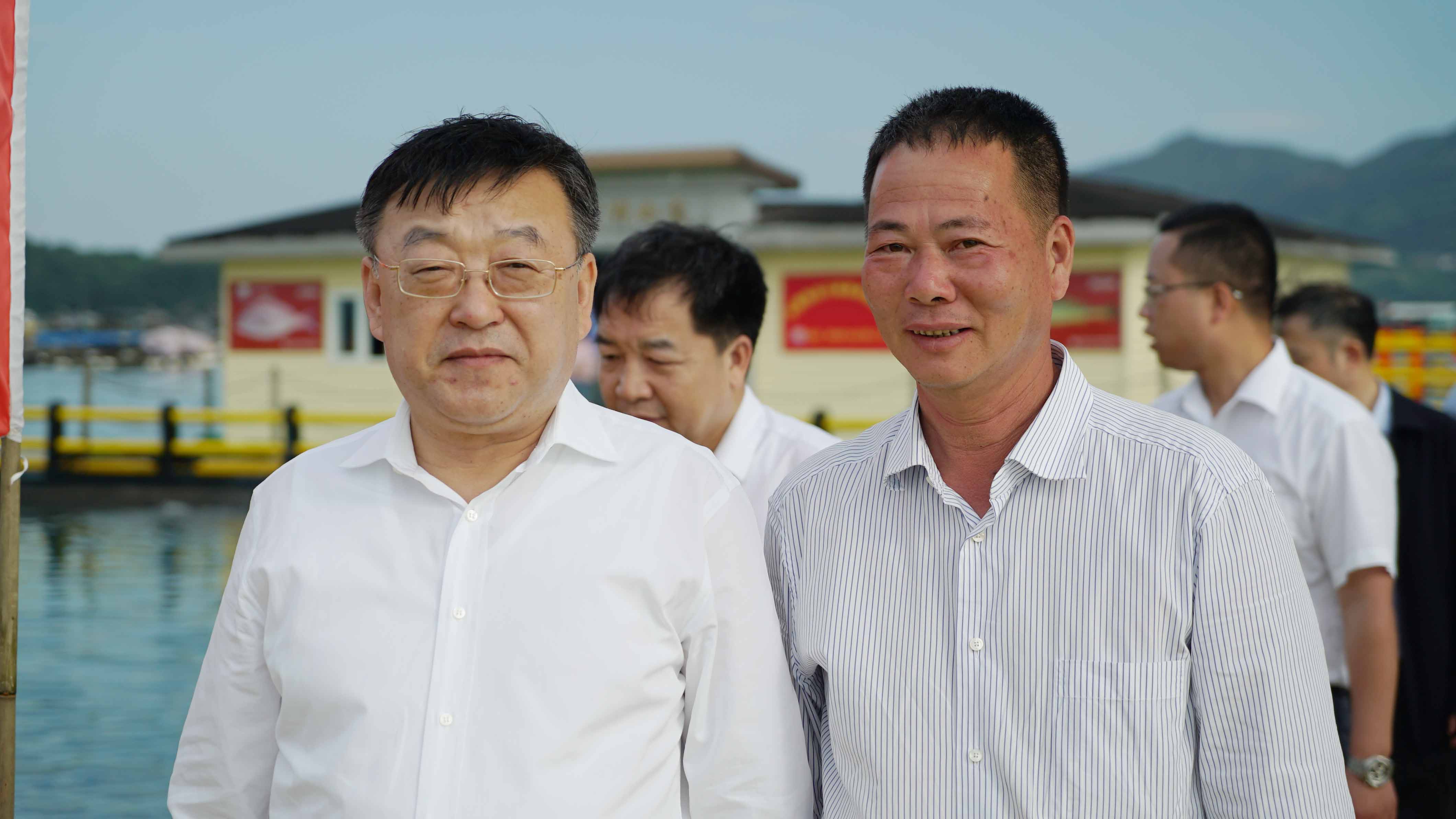 省長唐登杰蒞臨我司“深水抗風浪塑膠環(huán)保網箱”養(yǎng)殖基地視察